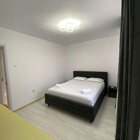 Sorinaapartament Târgu Neamţ Exterior foto