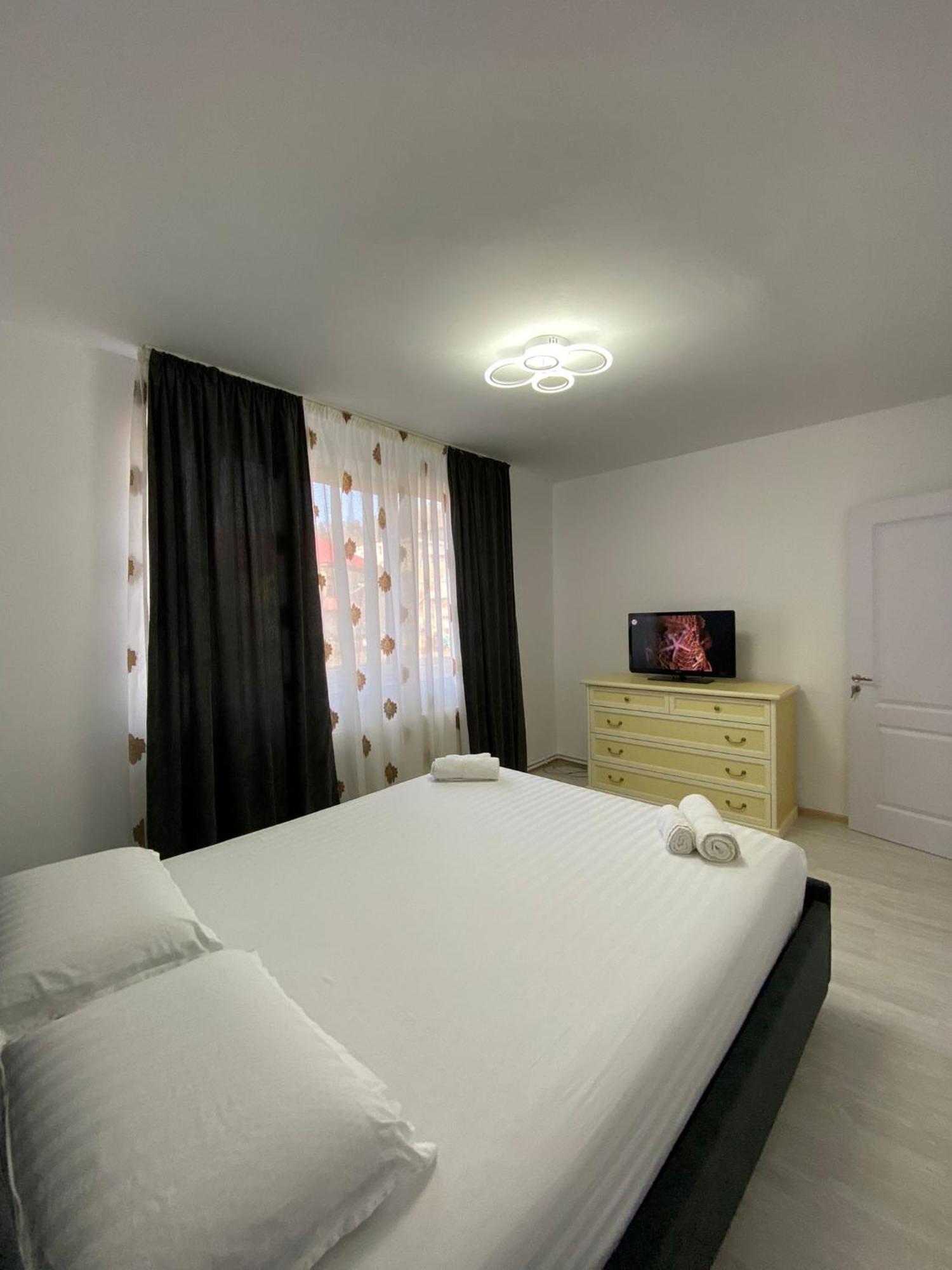 Sorinaapartament Târgu Neamţ Exterior foto