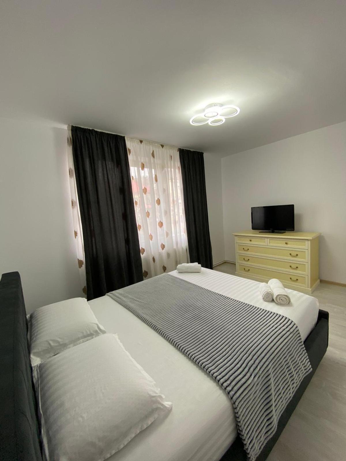 Sorinaapartament Târgu Neamţ Exterior foto